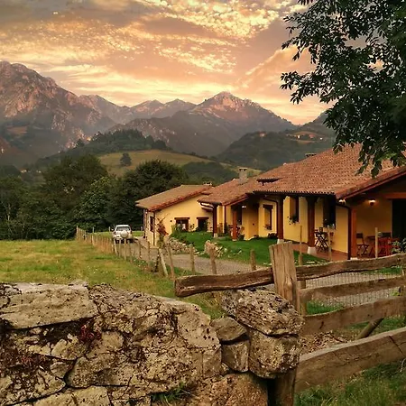 Casas Rurales Entrecastanos Onís Extérieur photo