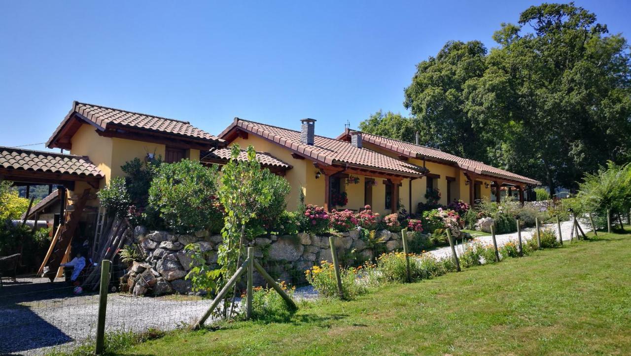 Entrecastanos Country house